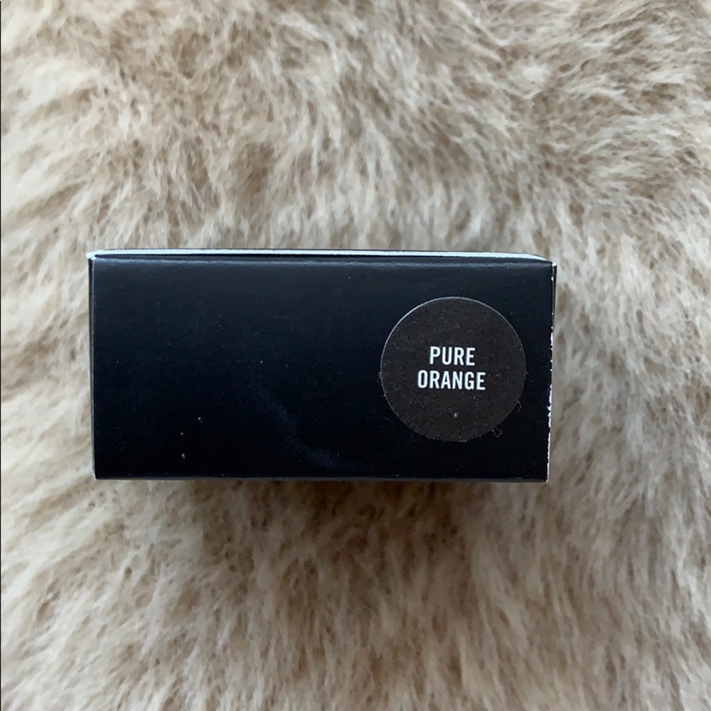 Mac Skin Corrector - Picture 2 of 3